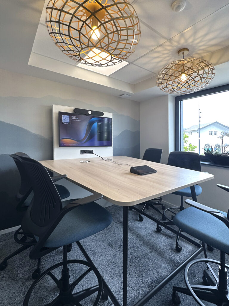 intégration audiovisuelle de petite salle de réunion