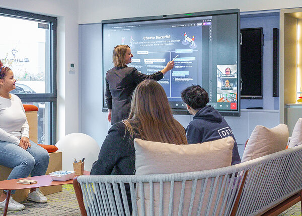 Salariés de la société DEYA